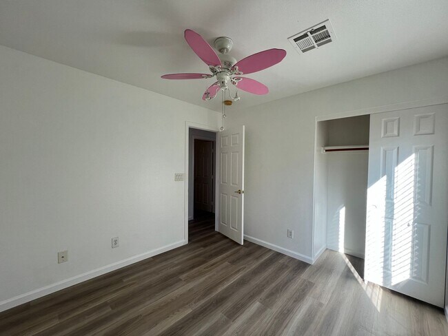 Building Photo - 6577 E Escatawpa Bay Ct