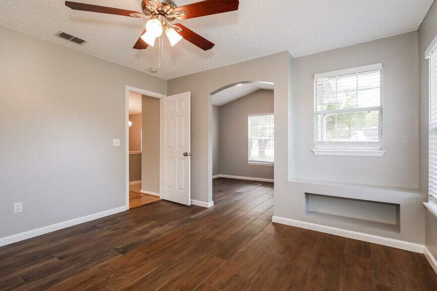 Building Photo - 3532 Citation Dr