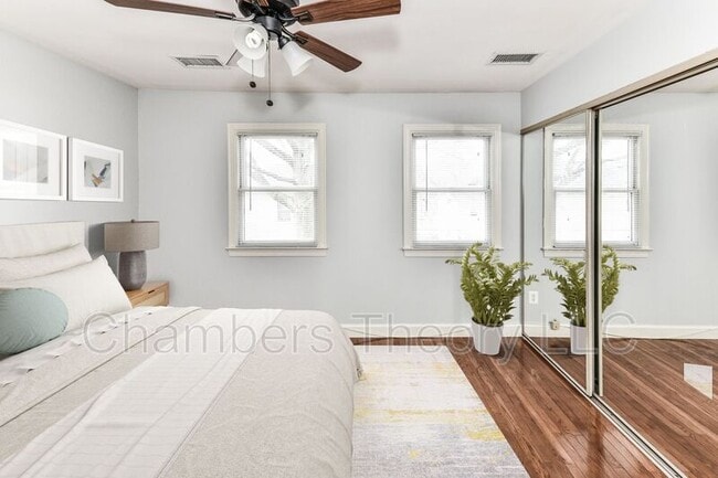 Building Photo - 306 S Wayne St