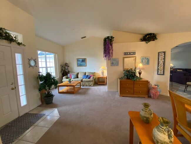 Building Photo - 562 Dolcetto Dr