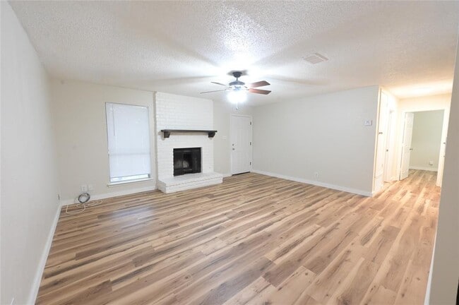 Building Photo - 1200 Matthews Ln