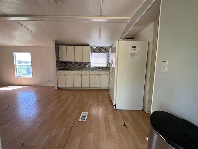 Building Photo - 3/2 Mobile Home  Dover