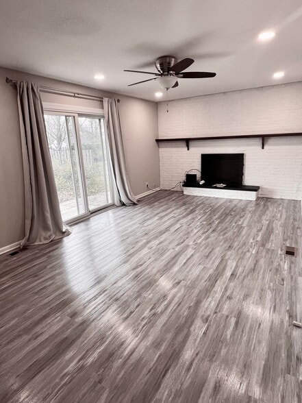 Living Room - 6827 Azalea Dr