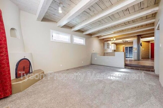 Building Photo - 6208 Sabre Ct NW