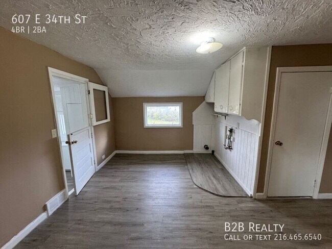 Building Photo - 607 E 34th St