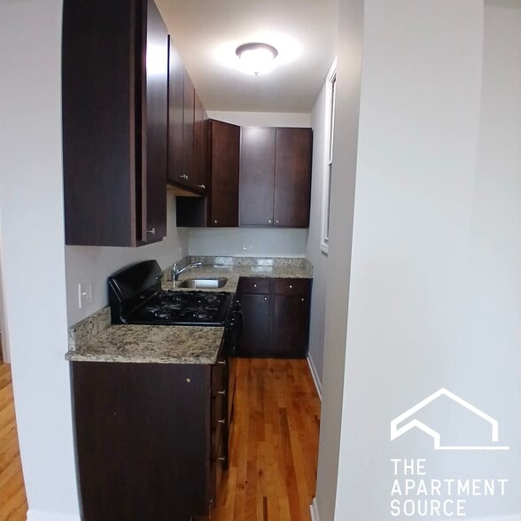 Building Photo - 7606 N Paulina St