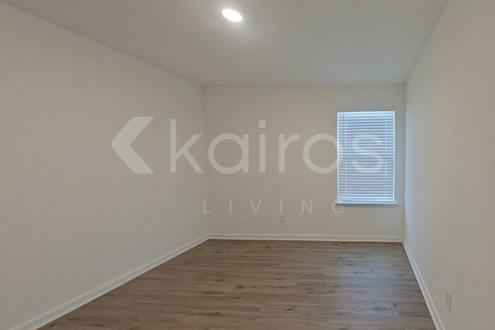 Building Photo - 906 Shady Brk