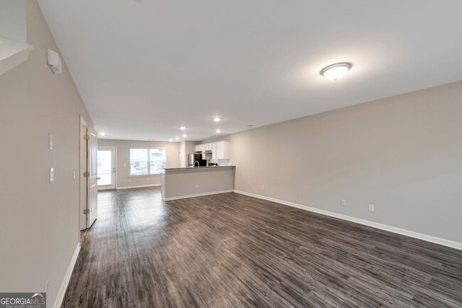 Building Photo - 320 Ashigan St