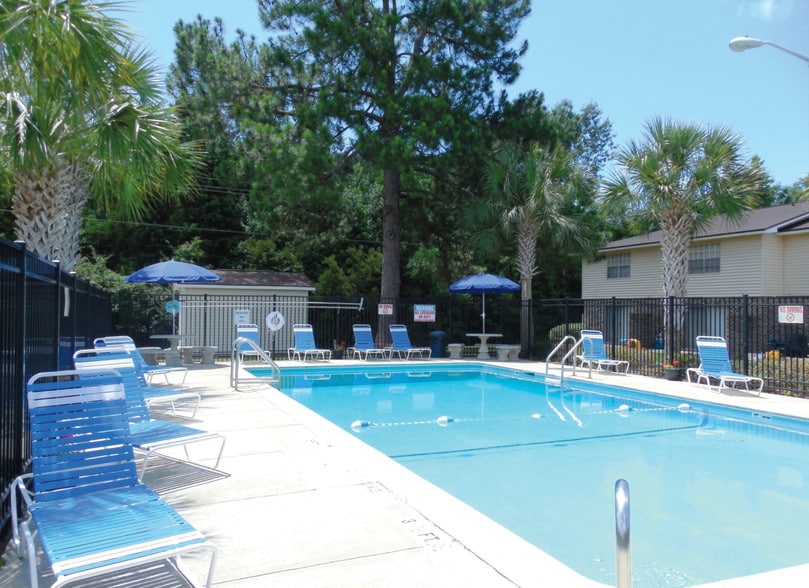 Crown Villas Apartments 1201 King Blvd Savannah GA 31419