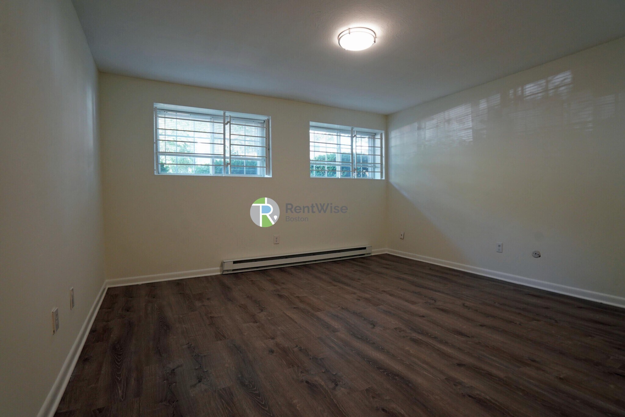 Building Photo - 11 Embassy Rd