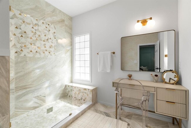 Building Photo - 113 Royal Oaks Dr