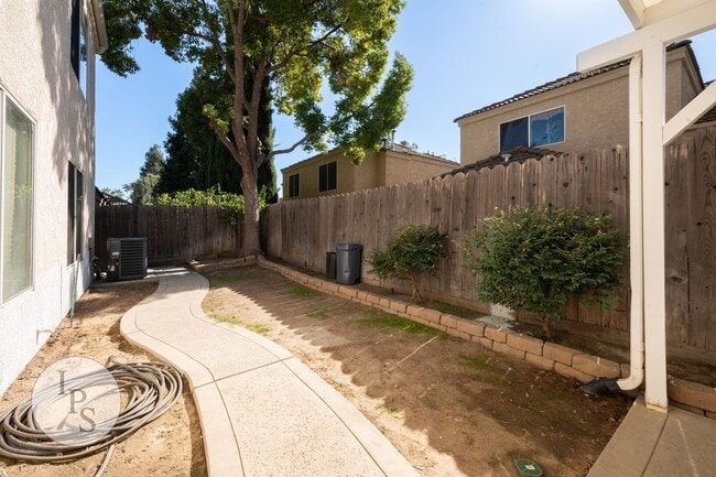 Building Photo - Gated Fresno NW Home, 3BR/2BA, in CUSD - L...