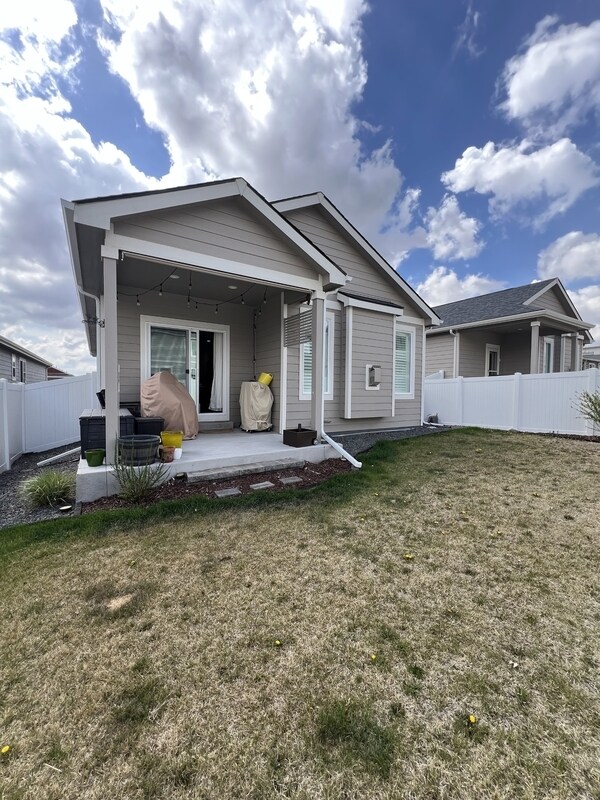 Building Photo - 3519 Blue Feather Trl