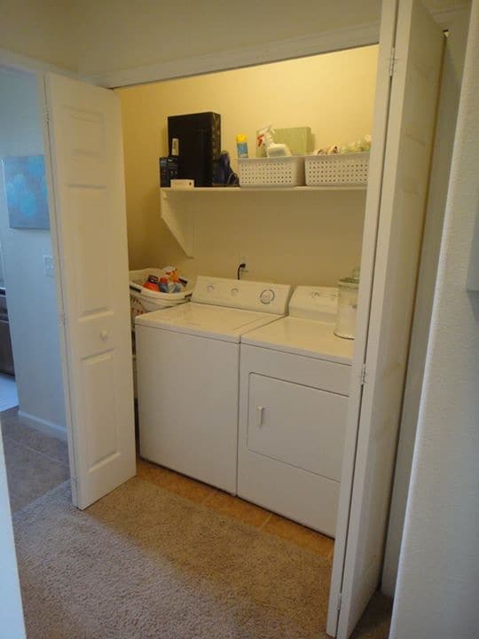 Building Photo - 2862 Kansas Dr