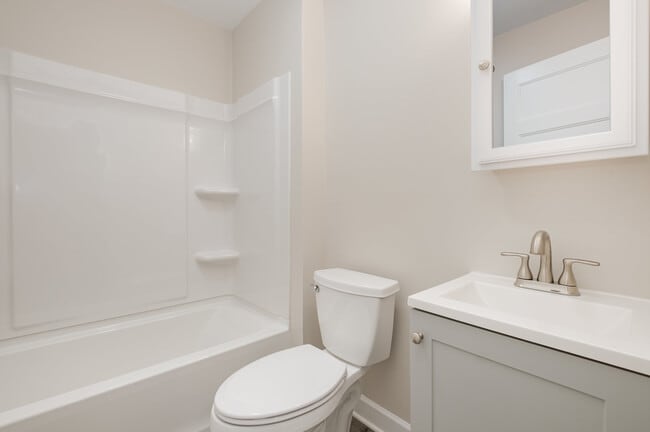 Building Photo - 417 W Coffee St