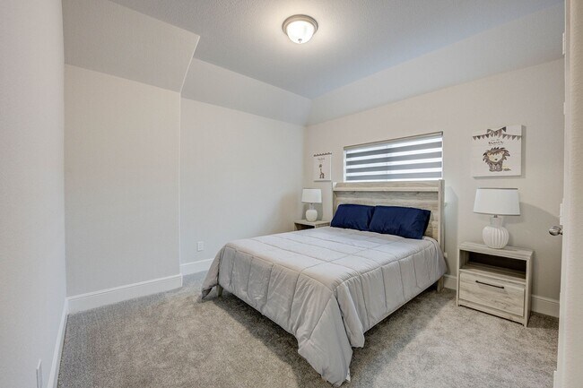 Building Photo - 21820 Enchanted Rock Dr N