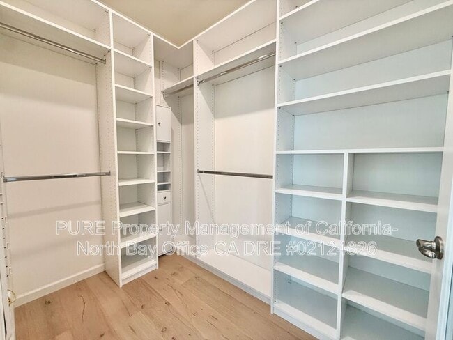 Building Photo - 6 Jasper Ct