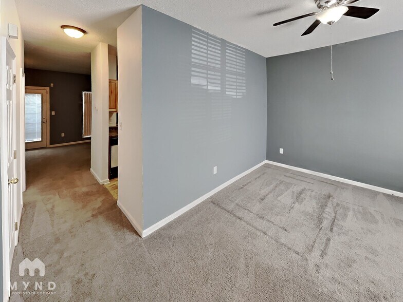 Building Photo - 6325 Mallard View Ln
