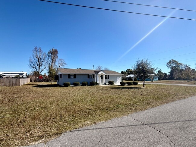 Building Photo - Single-Family House for Rent