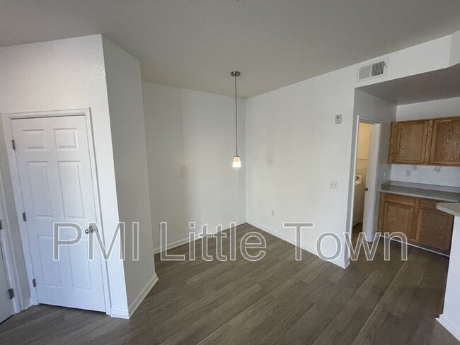 Building Photo - 5714 N Gibralter Way