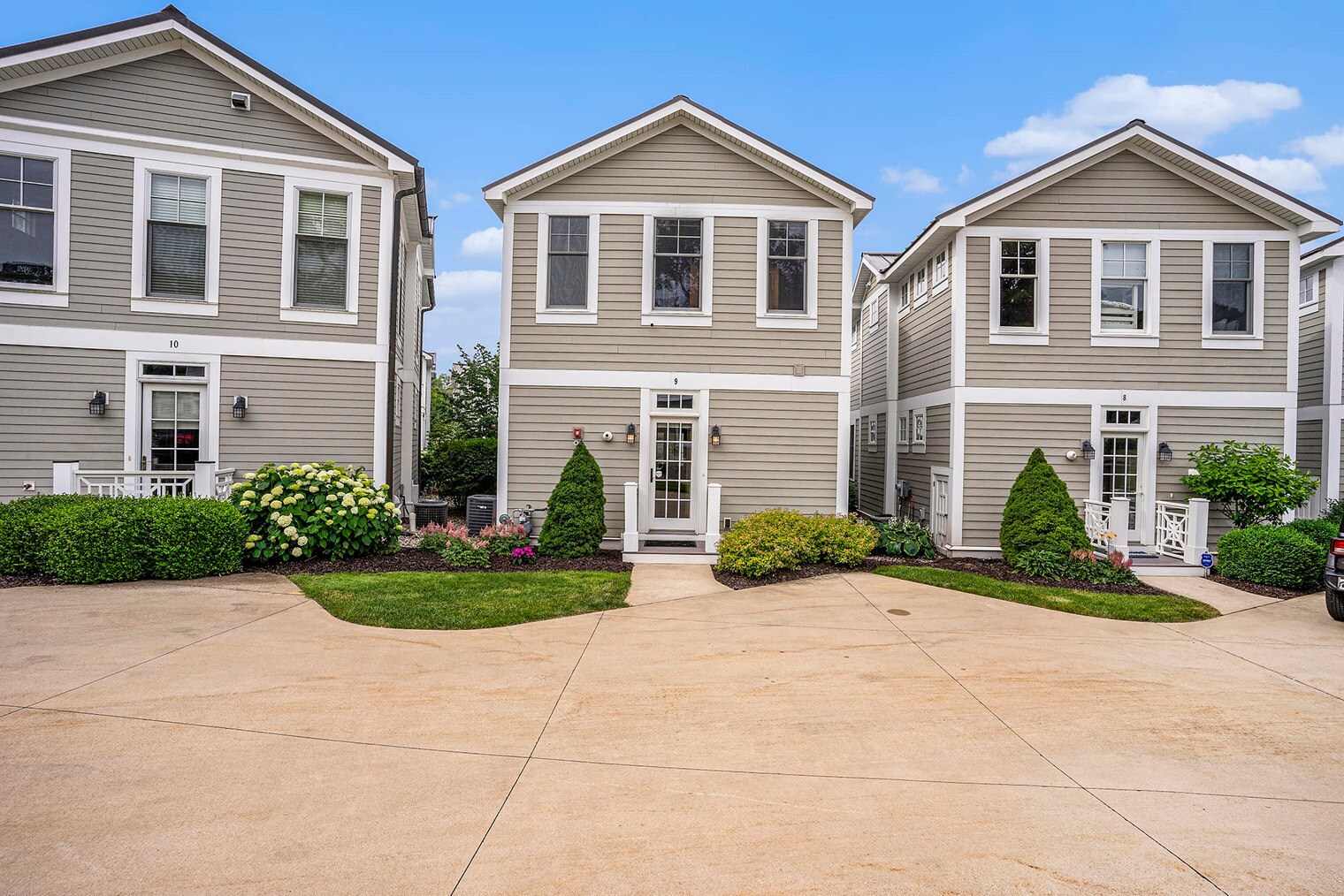 Building Photo - 807 Lake St