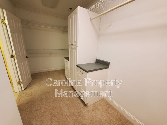 Building Photo - 2545 Rea Rd