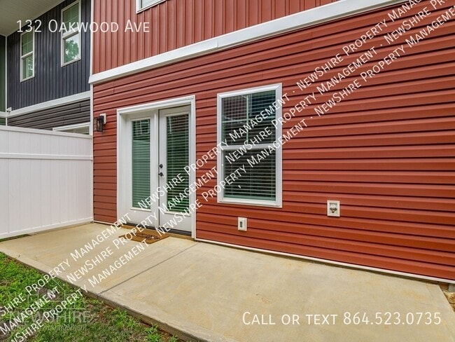 Building Photo - 132 Oakwood Ave