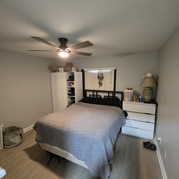 Building Photo - 1423 Graves Ave