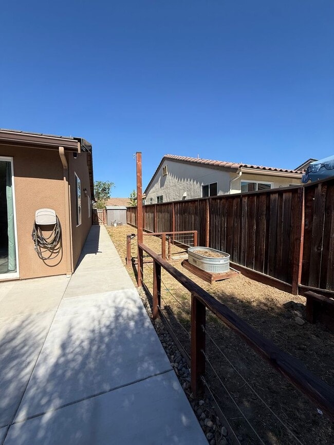 Building Photo - 2925 Walker Way