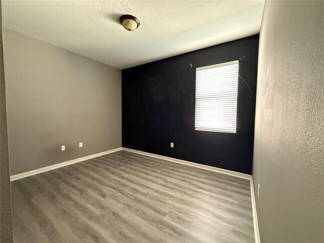 Building Photo - 10638 Laguna Plains Dr