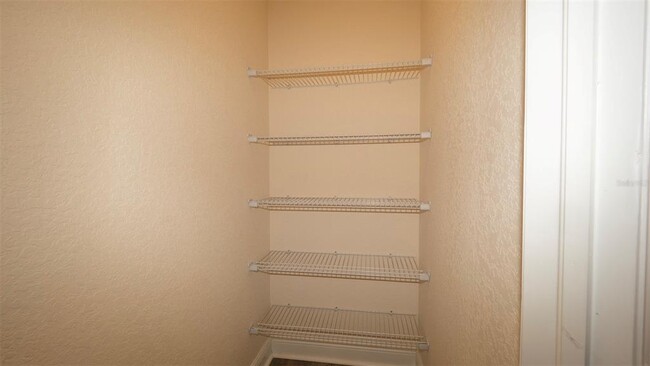 Building Photo - 6856 Wirevine Dr