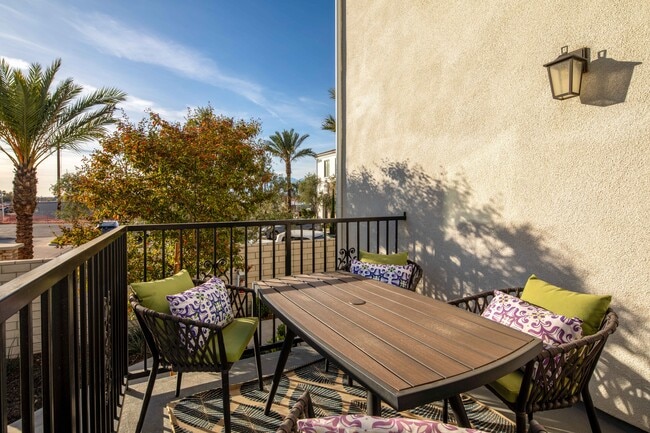Building Photo - San Carlo Townhomes