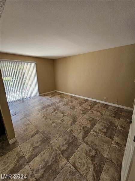 Building Photo - 5081 River Glen Dr