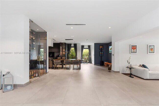 Building Photo - 63 SW 31st Rd