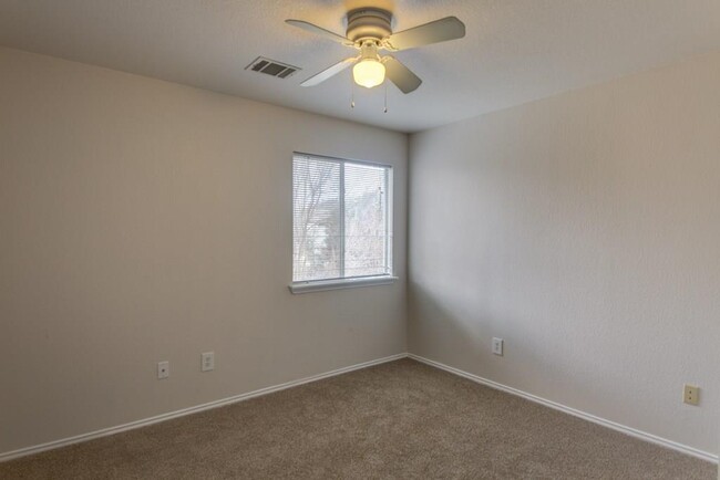 Building Photo - 910 Port Daniel Dr