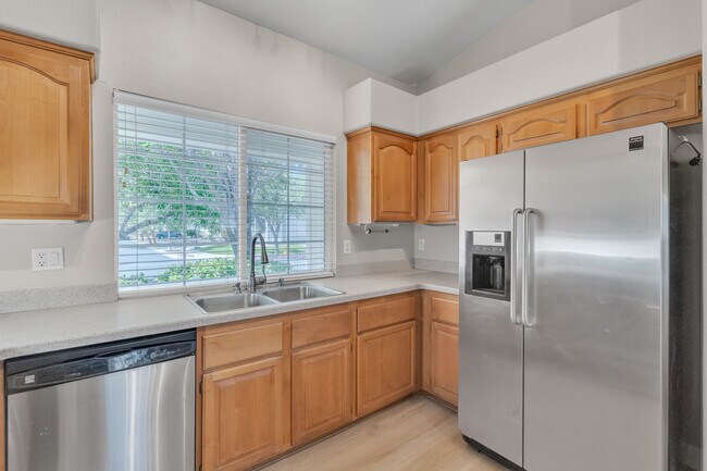 Building Photo - 1568 Lamplight Village Ln