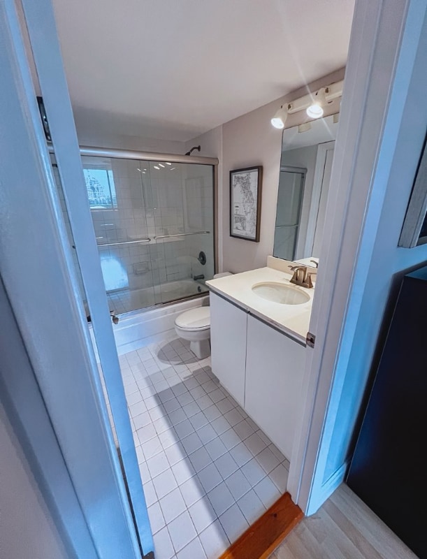 Building Photo - 540 Brickell Key Dr