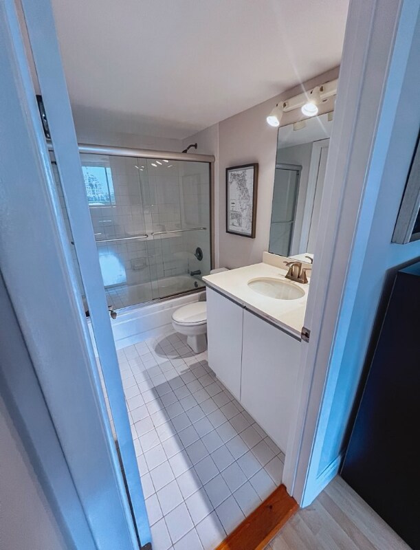 Building Photo - 540 Brickell Key Dr