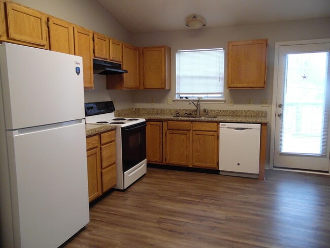 Building Photo - 1108 Ledgebrook Ct