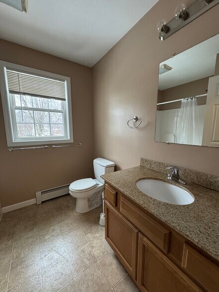 Building Photo - 123 Pearl St