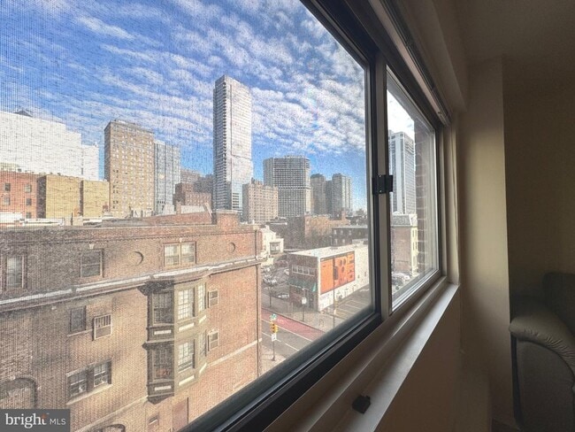 Building Photo - 2101 Chestnut St