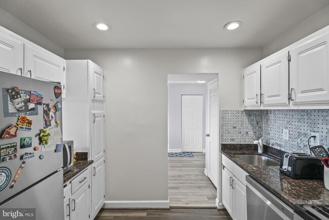 Building Photo - 5340 Holmes Run Pkwy