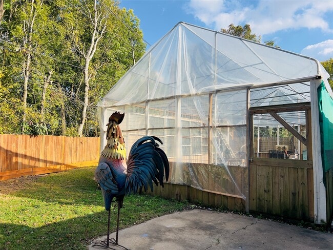 Building Photo - 17131 Hewing Dr