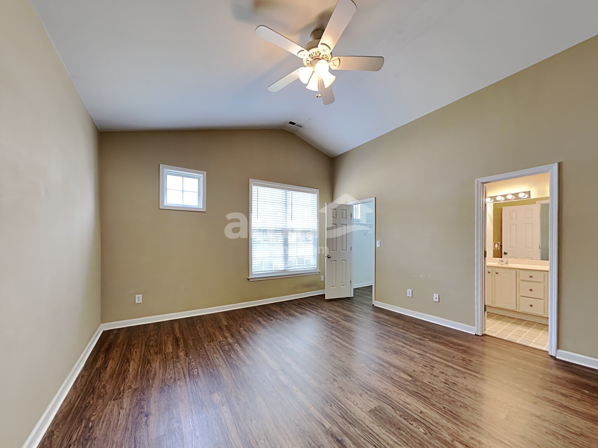 Building Photo - 204 Marino Pl