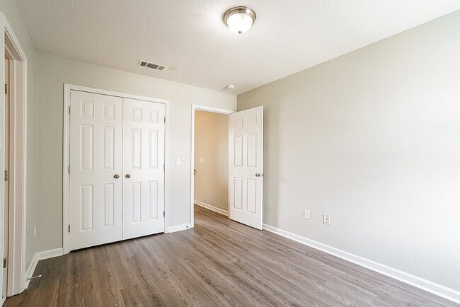 Building Photo - 8020 Logan Dr