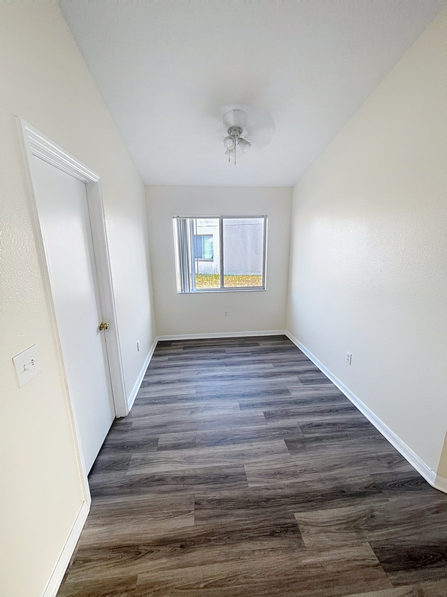 Building Photo - 12820 Longcrest Dr