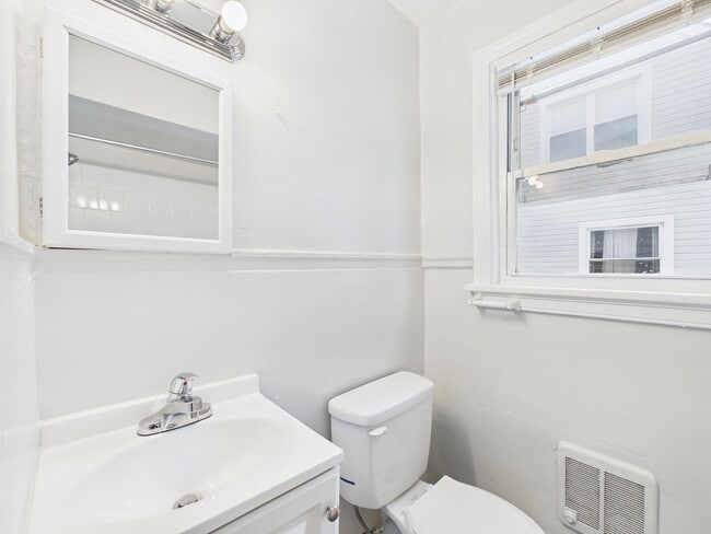 Building Photo - 602 E Brookland Park Blvd