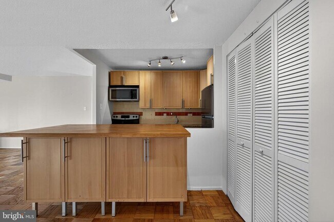 Building Photo - 1311 Delaware Ave SW