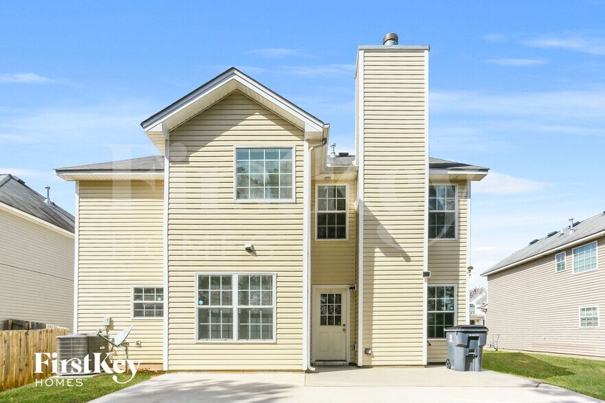 Building Photo - 2692 S Hills