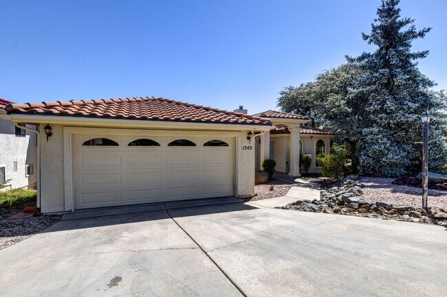 Building Photo - Pet Friendly 4 bedroom, 3 bath home for rent!